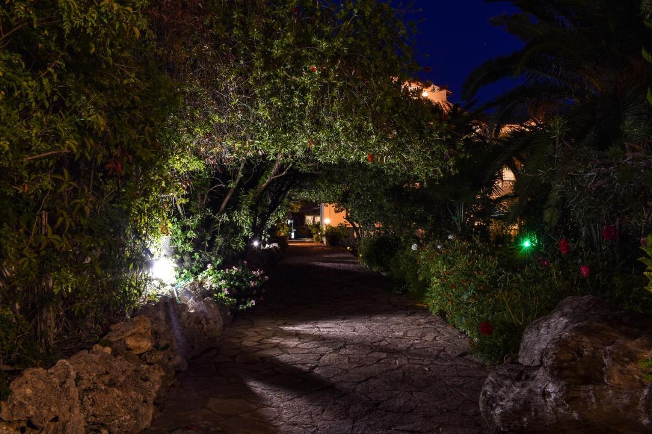 Andriana Aparthotel Agios Georgios  Exteriör bild