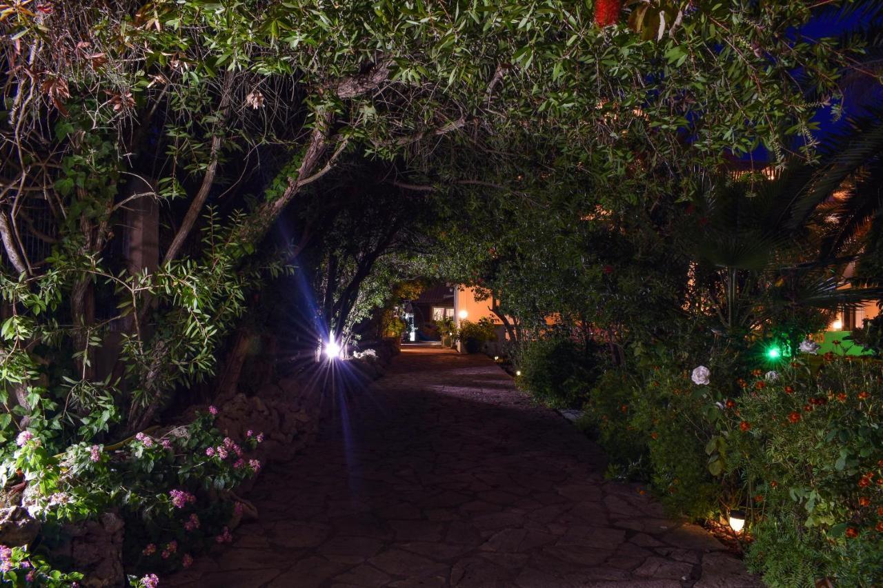 Andriana Aparthotel Agios Georgios  Exteriör bild